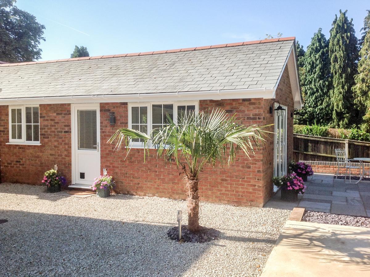 The Hideaway Villa Verwood Exterior photo